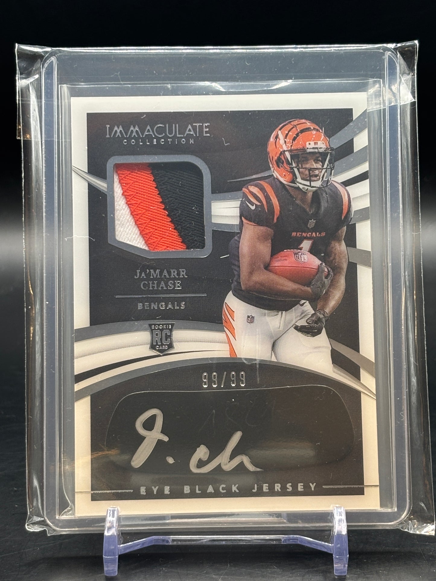 2021 Panini Immaculate Ja'Marr Chase Eye Black Jersey Auto 99/99 RC