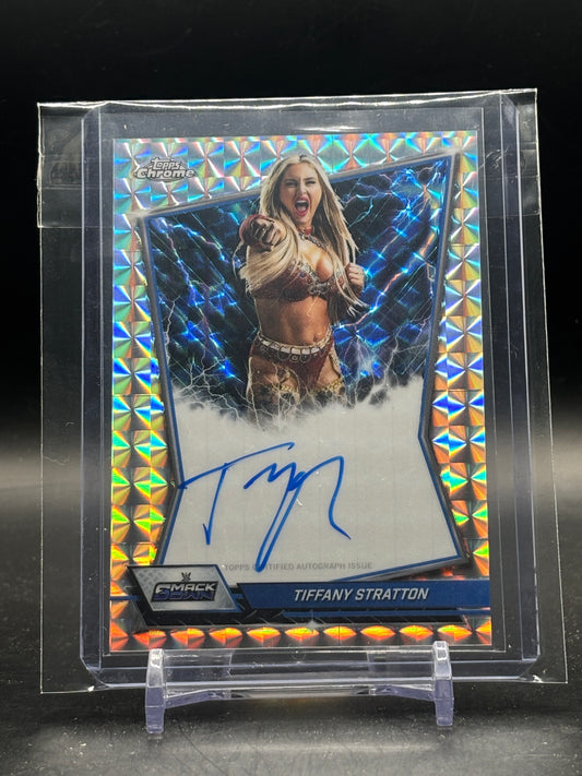 2026 Topps Chrome WWE Tiffany Stratton Geometric Refactor Auto