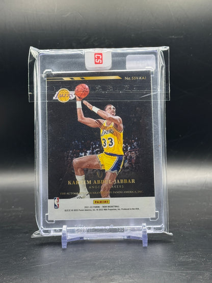 2021-22 Panini Noir NBA Kareem Abdul-Jabbar Los Angeles Lakers Spotlight Auto 55/99