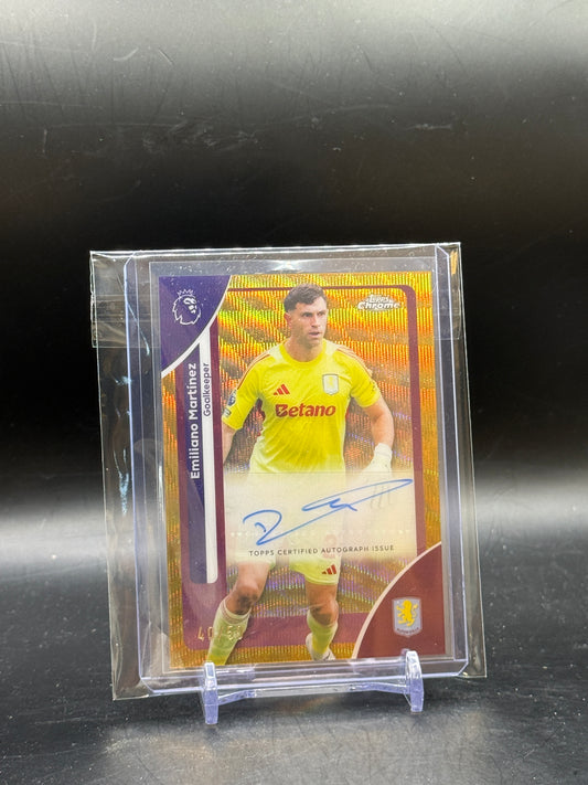 2025-26 Topps Chrome Premier League Emiliano Martinez Aston Villa Gold Wave Auto 40/50