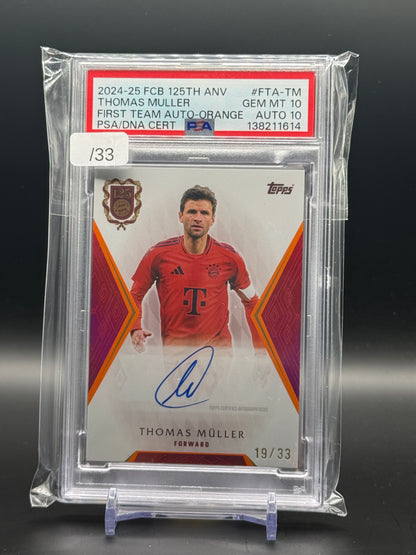 2024-25 Topps FC Bayern München 125 Years Thomas Müller FC Bayern München Orange Auto 19/33 PSA 10 138211614
