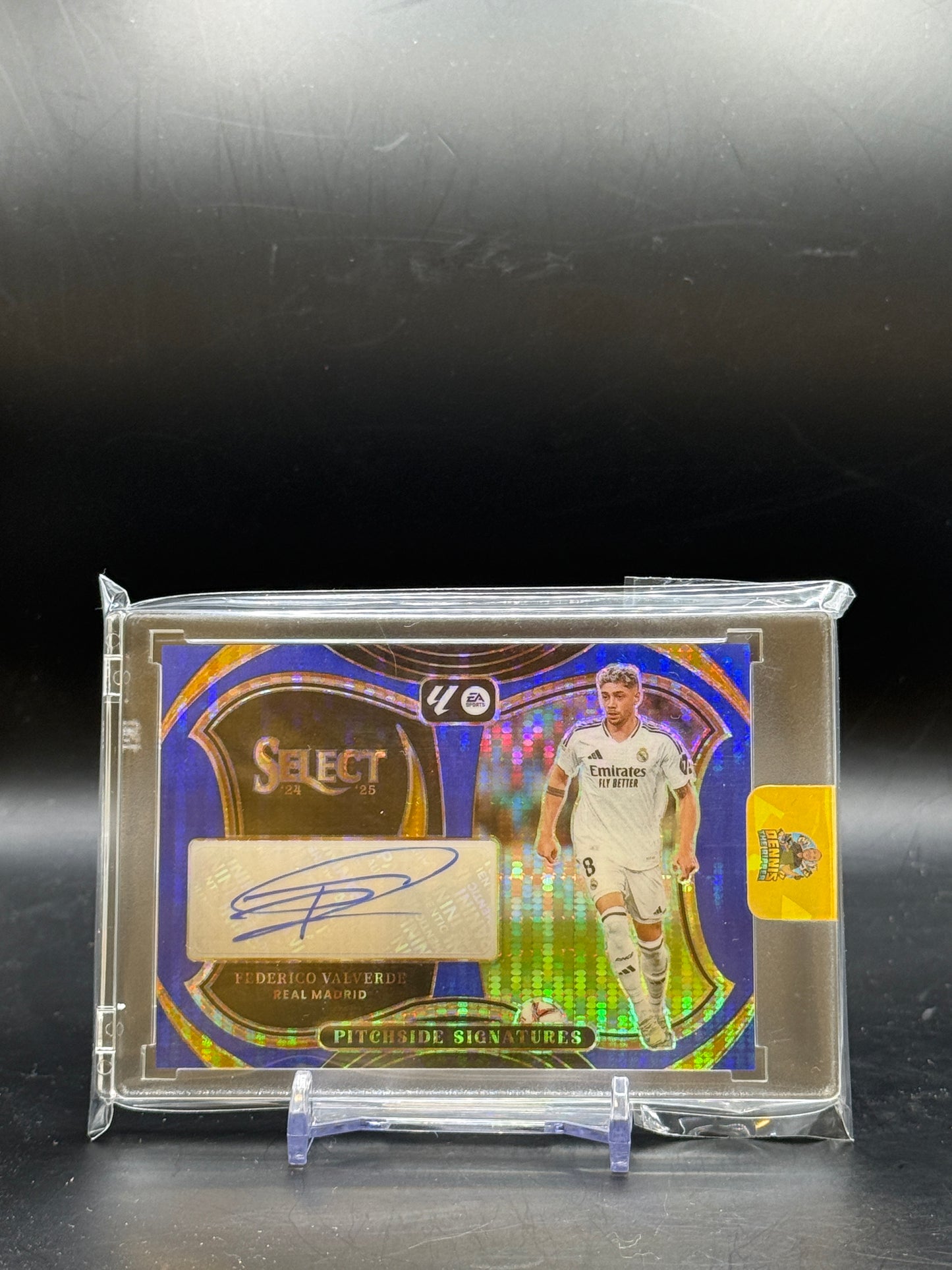 2024-25 Panini Select La Liga Frederico Valverde Real Madrid Pitchside Signatures Blue Pulsar Auto