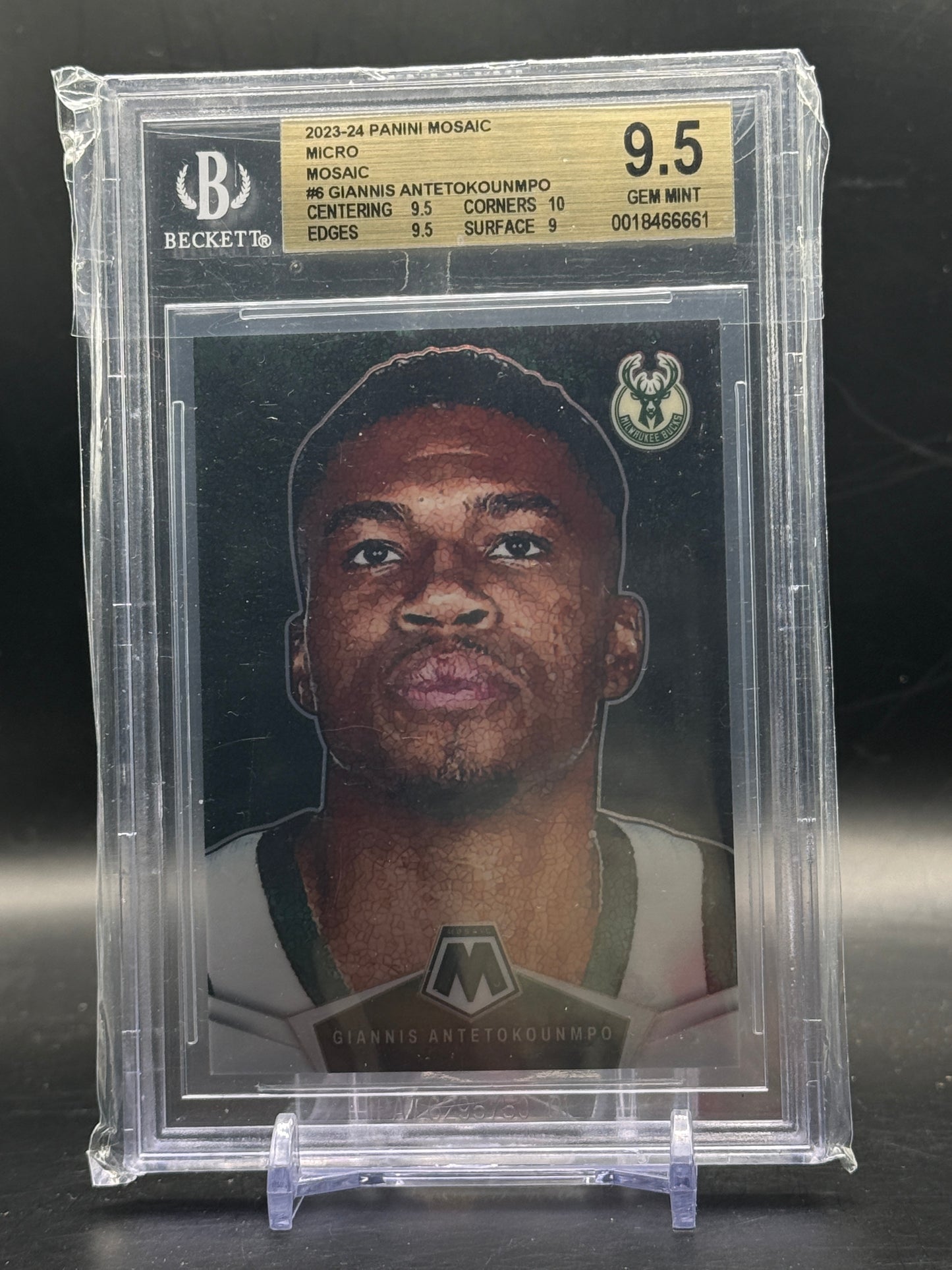 2023-24 Panini Mosaic NBA Giannis Antetokounmpo Milwaukee Bucks Micro Mosaic Becket 9.5 0018466661