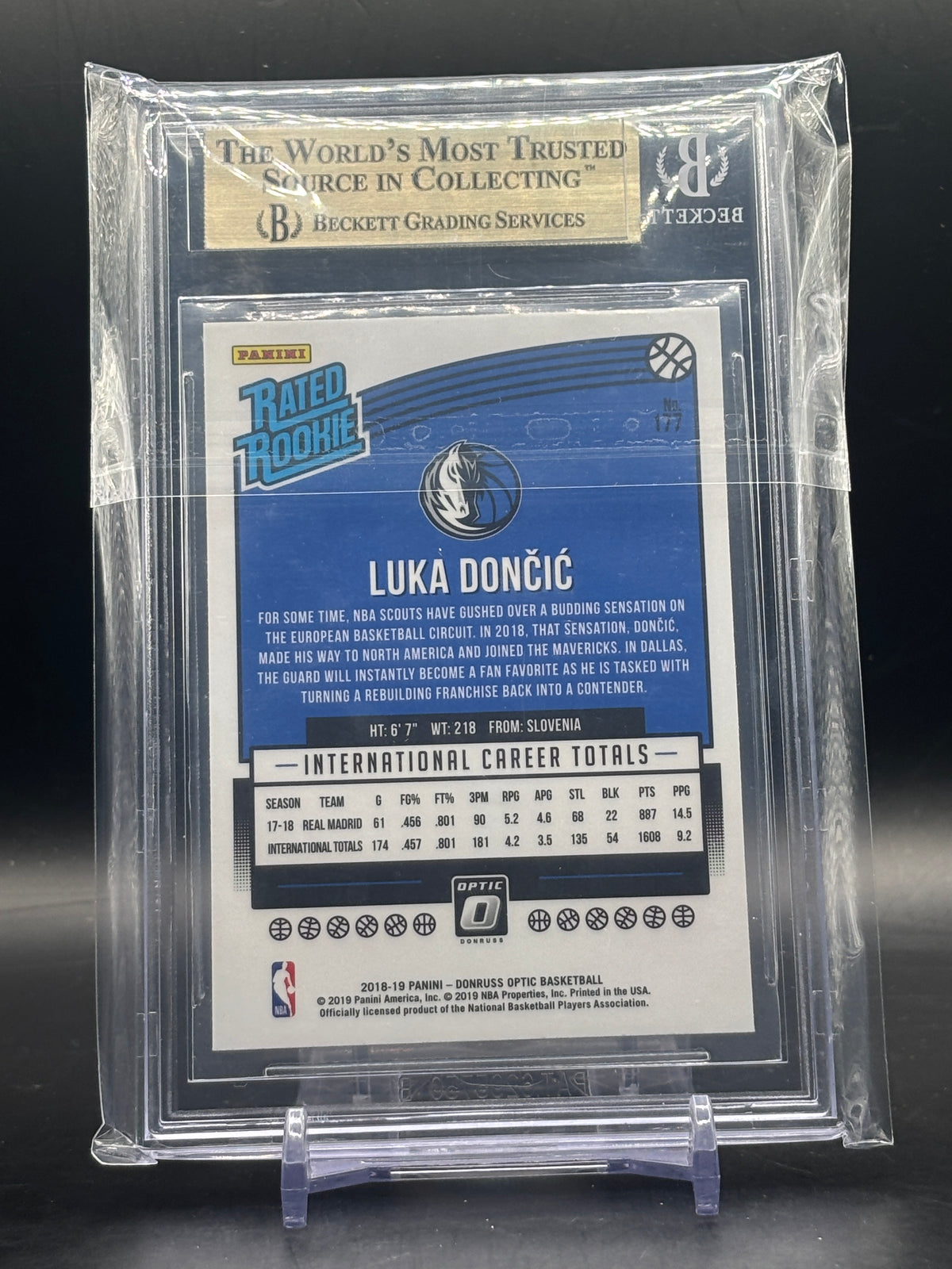 2018-19 Panini Optic NBA Luka Doncic Dallas Mavericks Refractor Beckett 9,5 0013725522